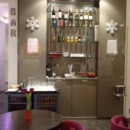 Отель Le Marceau Bastille