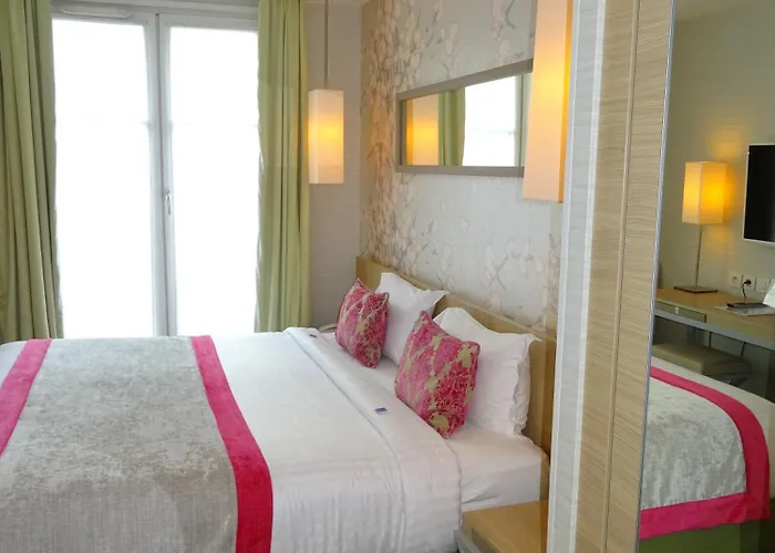 Hotel Le Marceau Bastille 4*